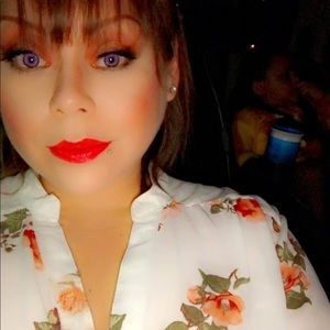 Meet your Posher, Laura